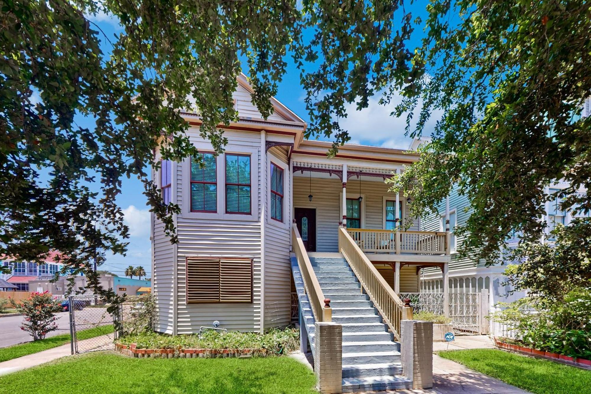Under The Avenue Apartment Galveston Bagian luar foto