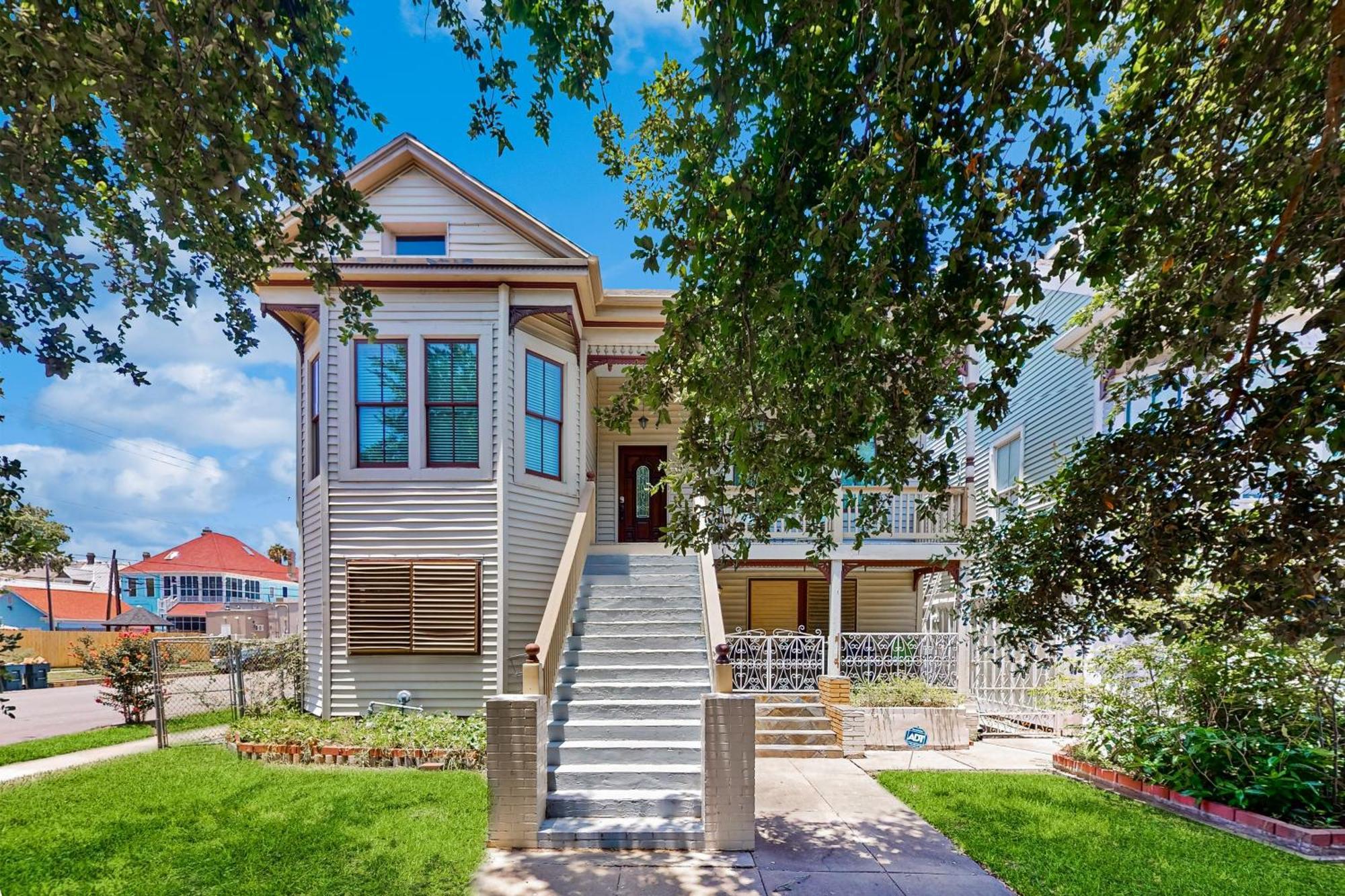Under The Avenue Apartment Galveston Bagian luar foto